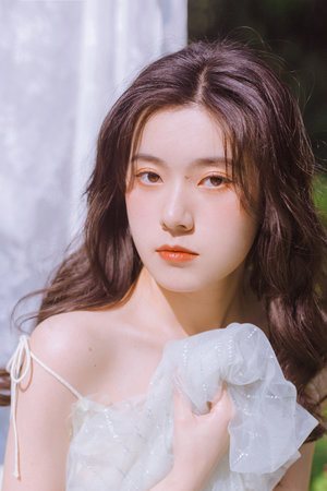 丫鬟在体罚室晾臀打屁股作文