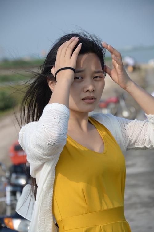 男生吻我腿中间位置动漫